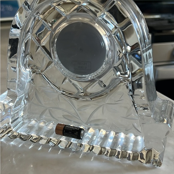 Mikasa crystal quartz mantle clock. - Picture 2 of 2